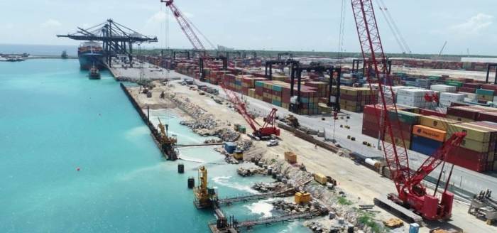 POSTO C3 DO TERMINAL DE CONTENTORES DE PORTO CAUCEDO 